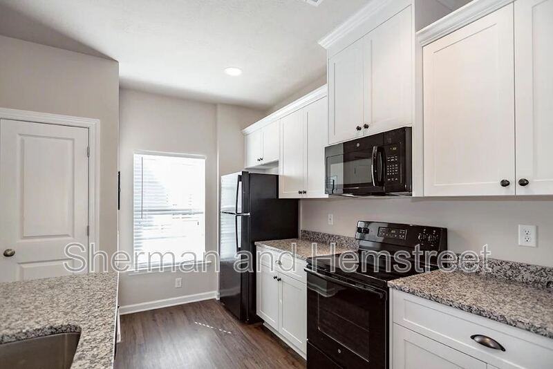 303 Joiner Cir #303 - Photo 2 of 20