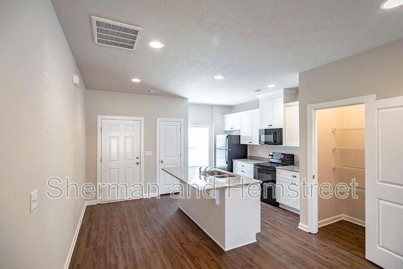 303 Joiner Cir #303 - Photo 3 of 20