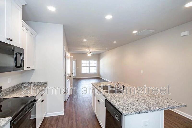 303 Joiner Cir #303 - Photo 4 of 20