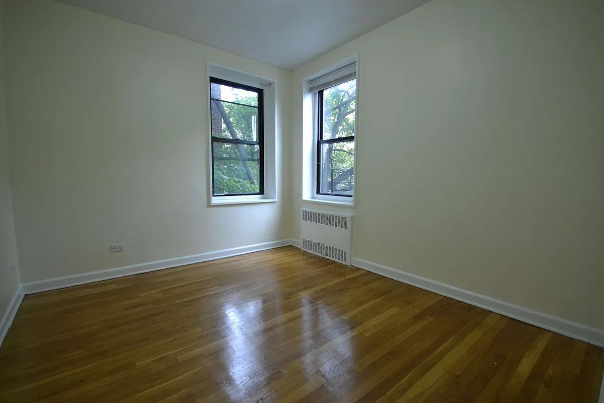 34-15 Parsons Boulevard #4M - Photo 3 of 12
