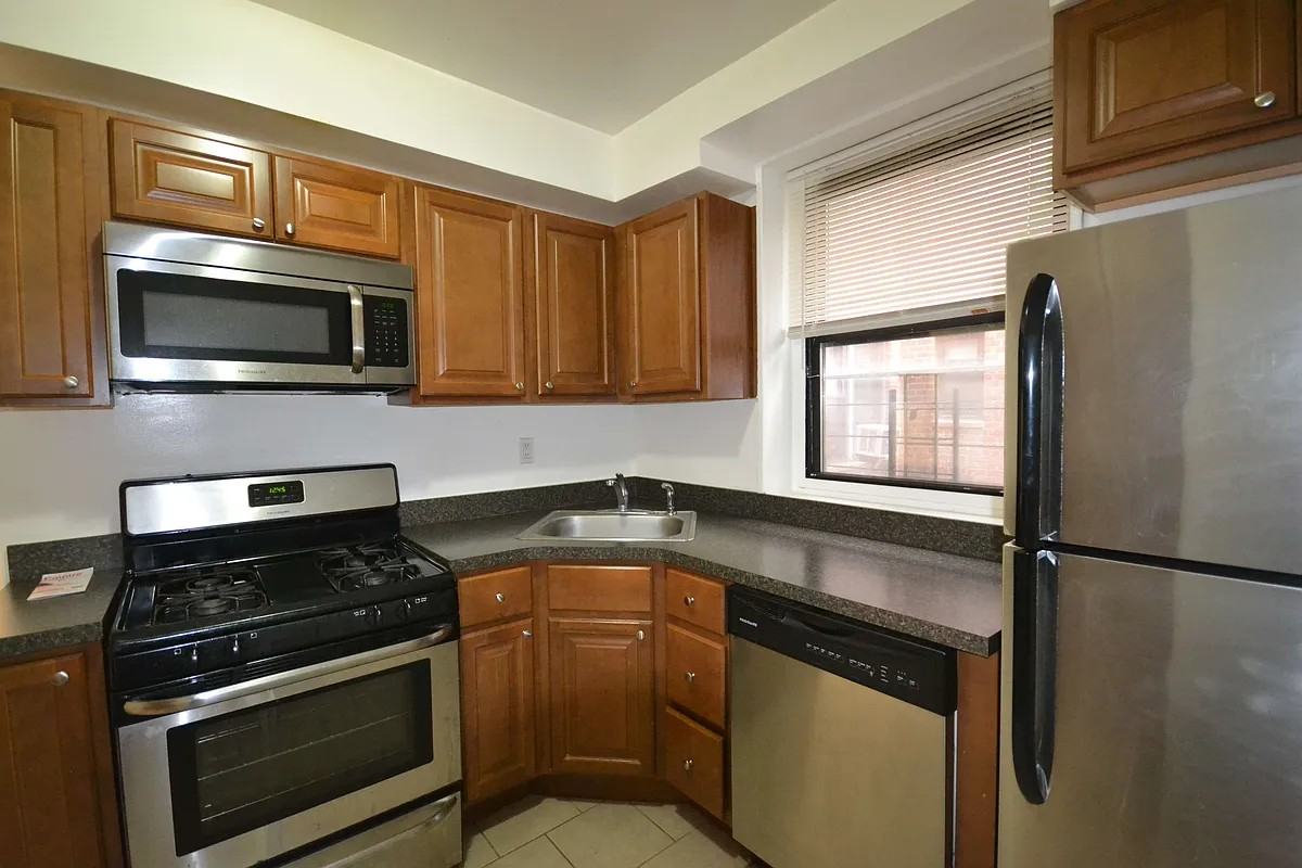 34-15 Parsons Boulevard #4M - Photo 6 of 12