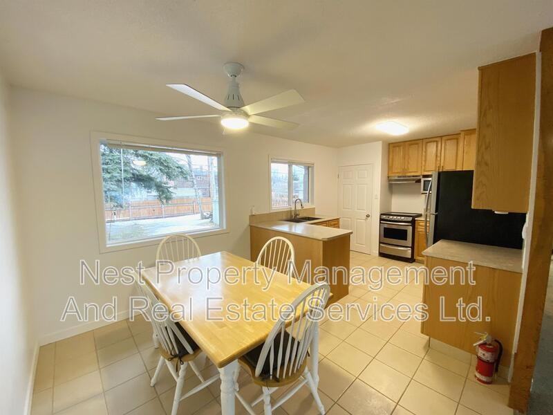 236 Nicholson St S #A - Photo 4 of 16