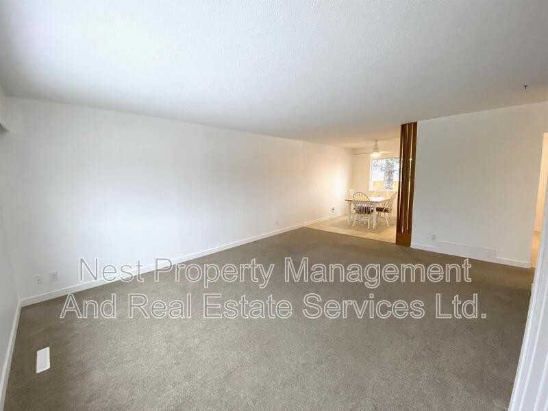 236 Nicholson St S #A - Photo 6 of 16