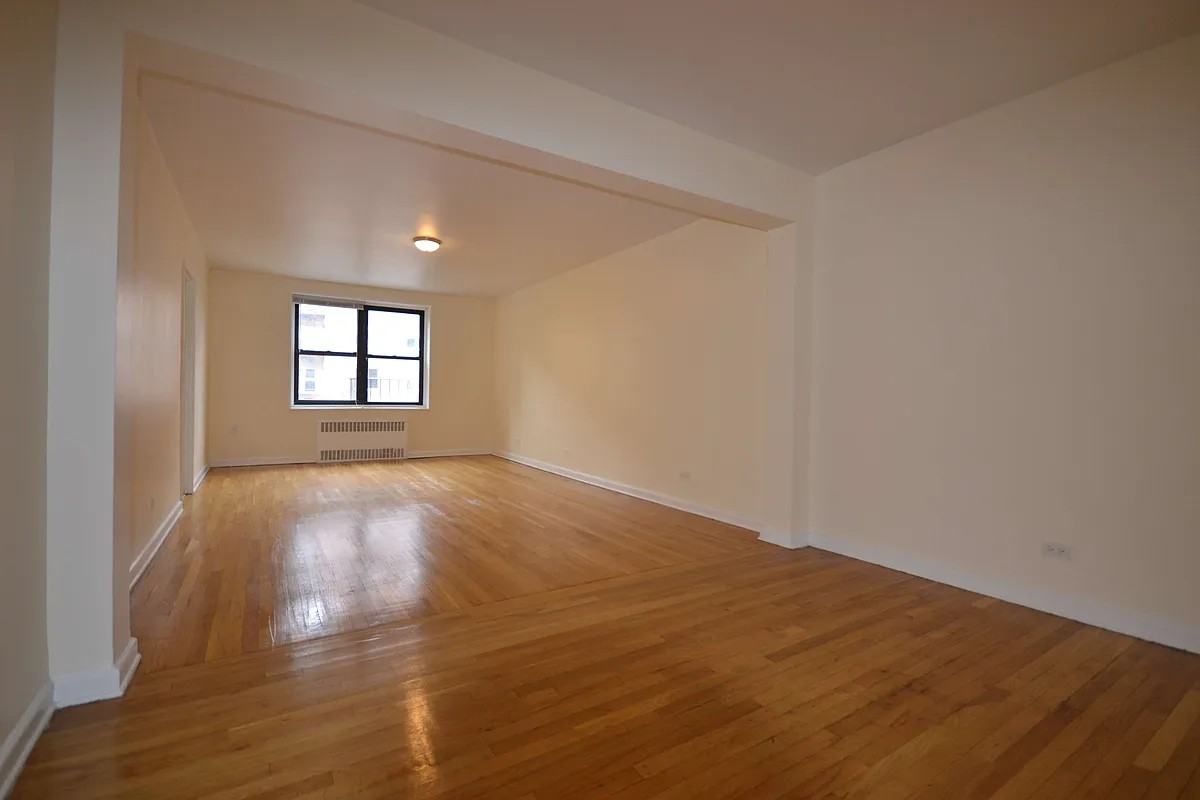 34-15 Parsons Boulevard #4M - Photo 4 of 12