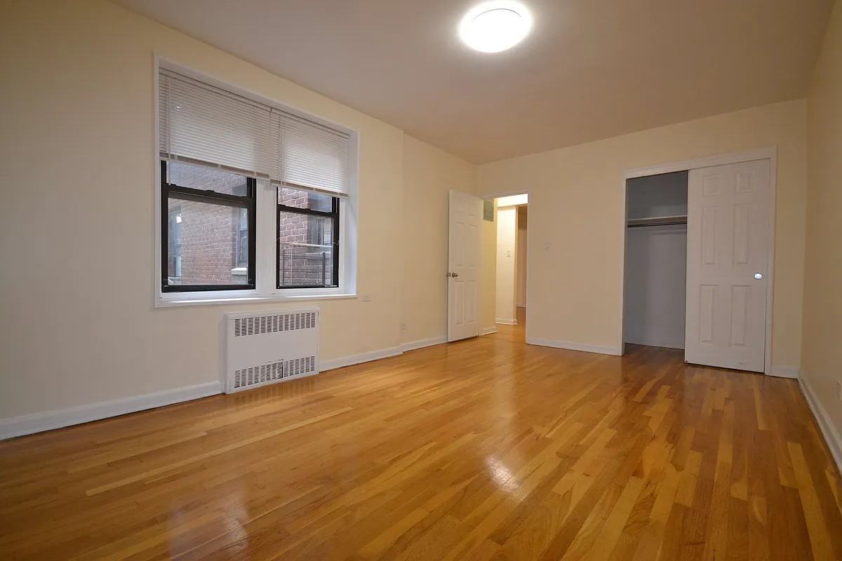 34-15 Parsons Boulevard #4M - Photo 5 of 12
