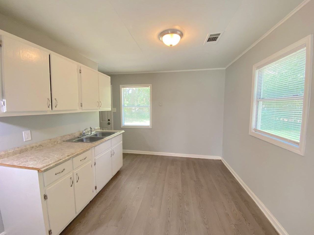 7785 Captain Rd - Photo 2 of 14
