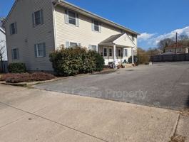 featured image of 109 Marshall St #A