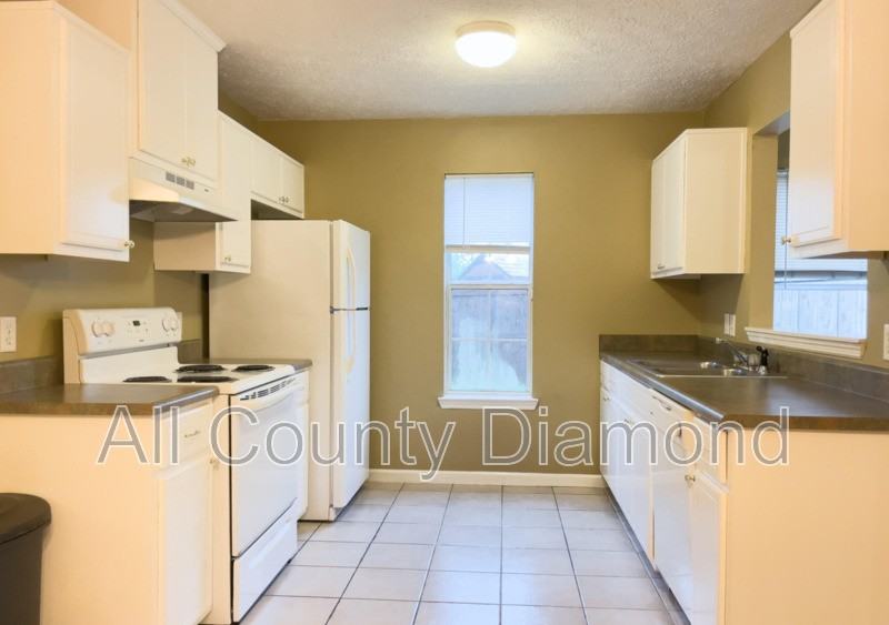 5204 Joshua Ln - Photo 6 of 18