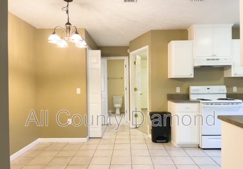 5204 Joshua Ln - Photo 7 of 18