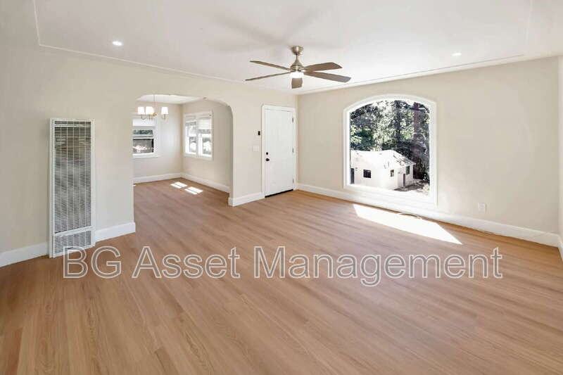 2801 Sabral Cir - Photo 3 of 23