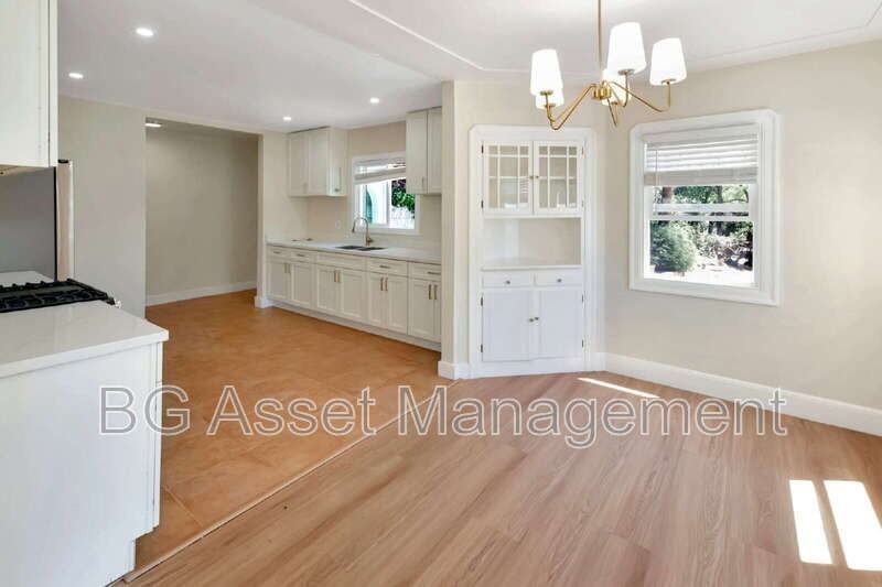 2801 Sabral Cir - Photo 4 of 23