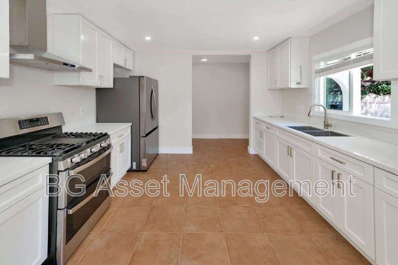 2801 Sabral Cir - Photo 6 of 23