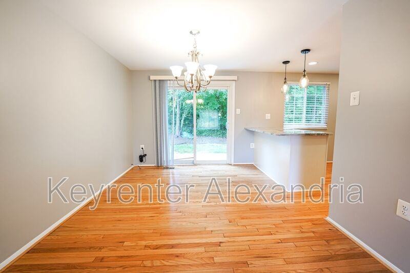 5901 Beech Tree Dr - Photo 7 of 42
