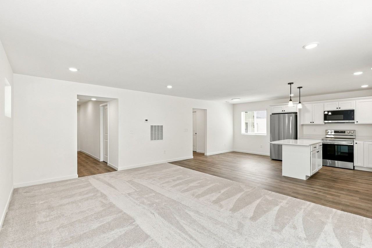1010 Chittock Ave - Photo 4 of 24