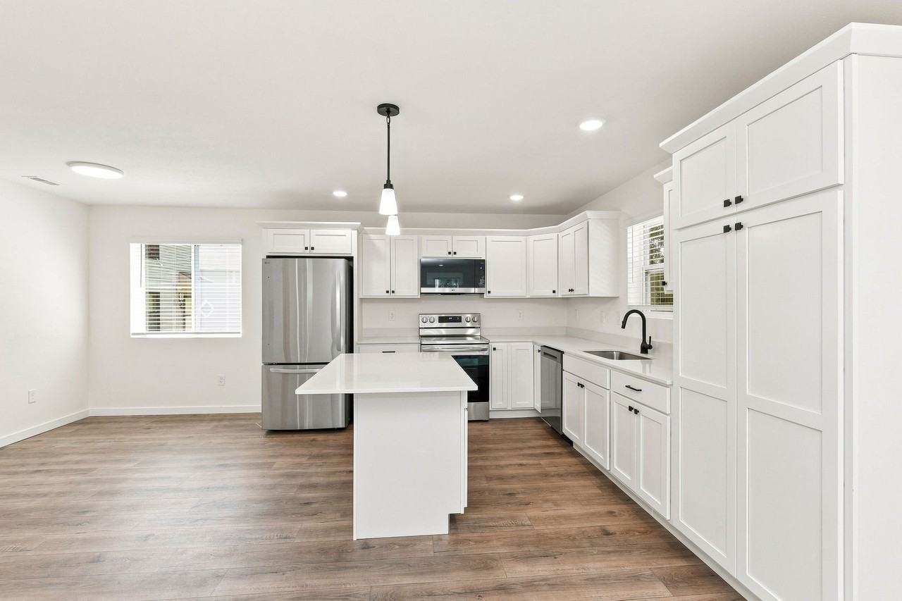 1010 Chittock Ave - Photo 6 of 24