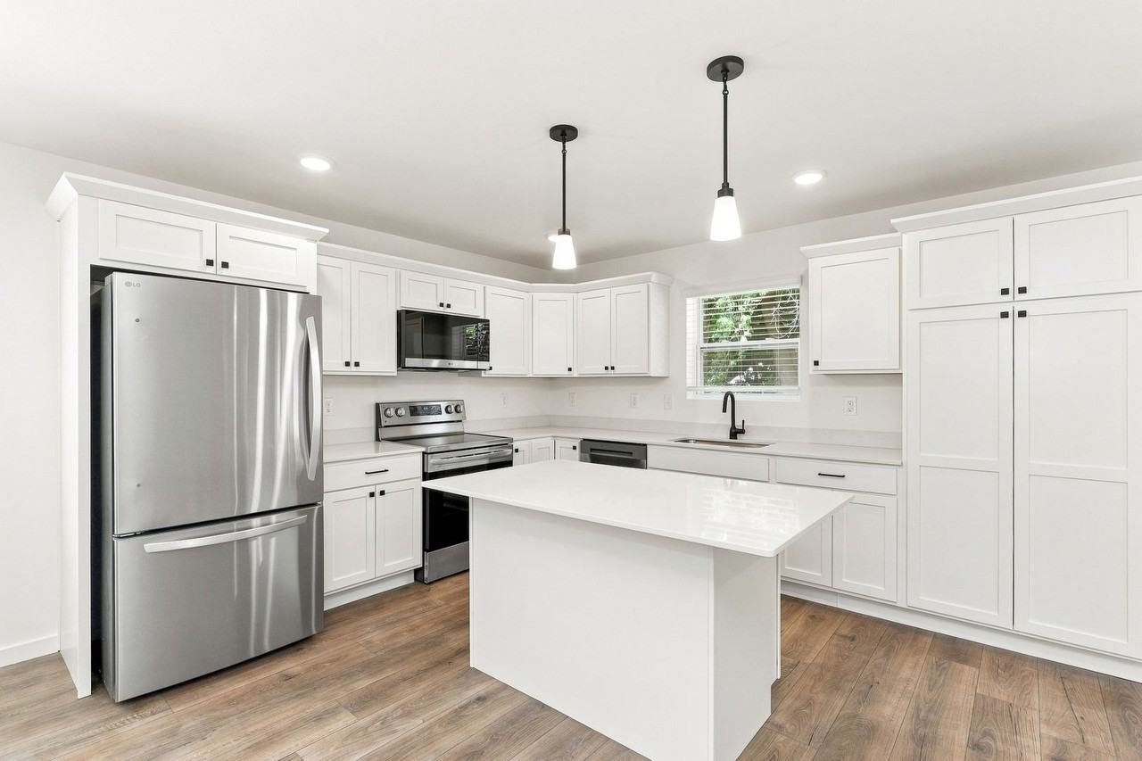 1010 Chittock Ave - Photo 7 of 24