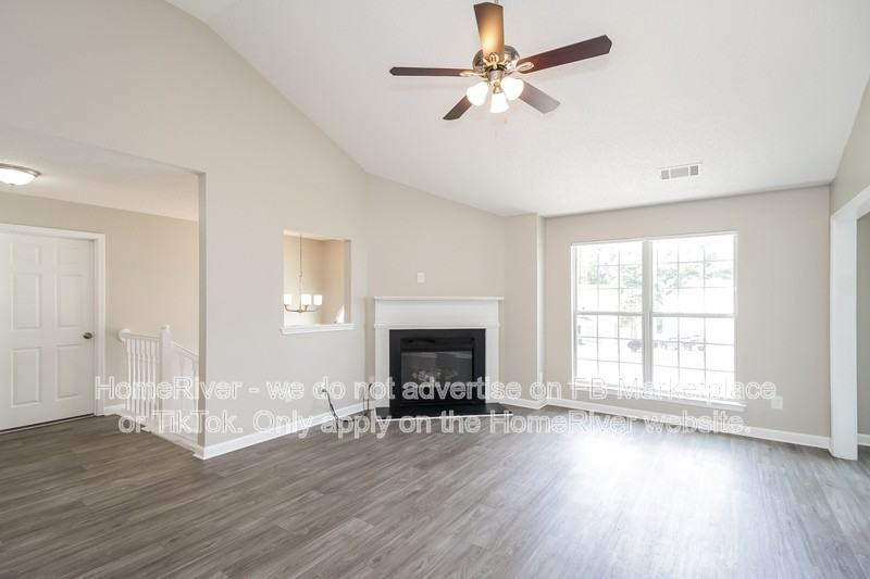 5037 Kens Ct - Photo 2 of 18