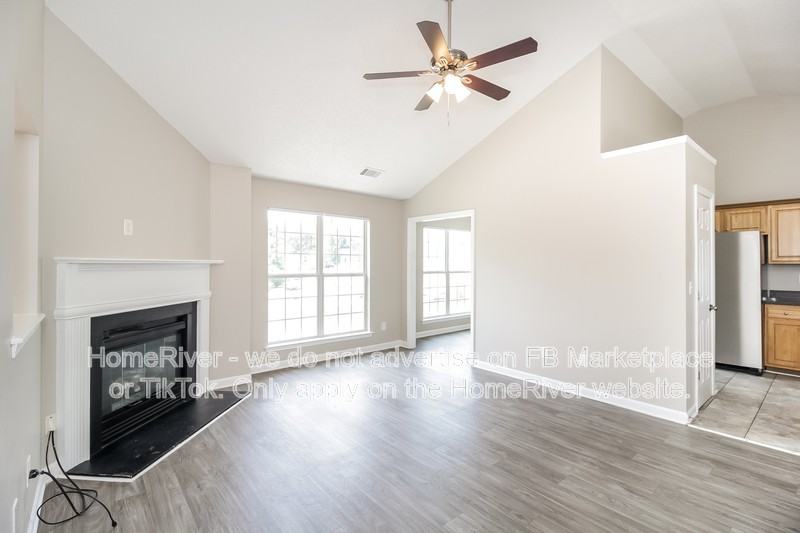 5037 Kens Ct - Photo 3 of 18