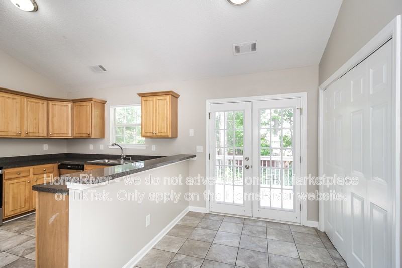 5037 Kens Ct - Photo 6 of 18