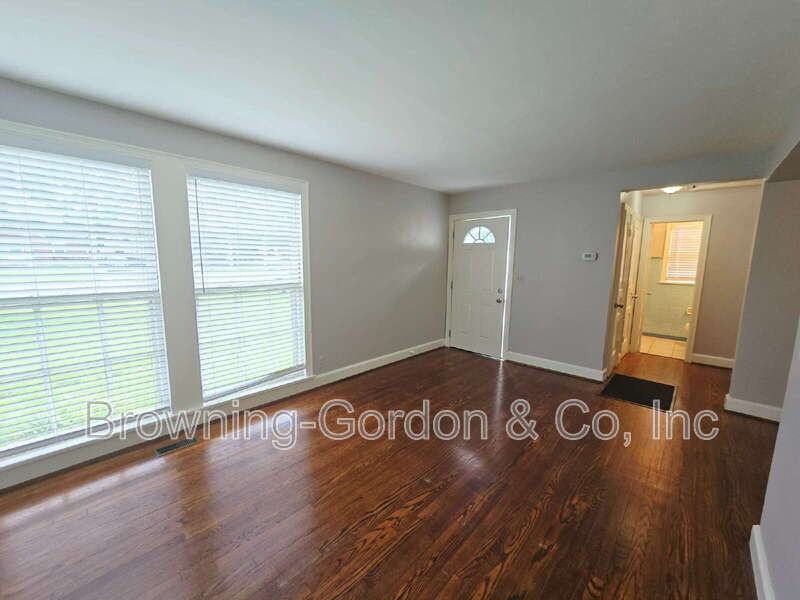 3611A Mayflower Pl - Photo 2 of 8