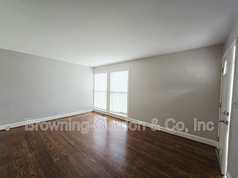 3611A Mayflower Pl - Photo 3 of 8