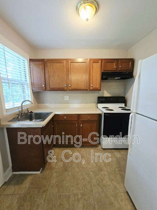 3611A Mayflower Pl - Photo 5 of 8