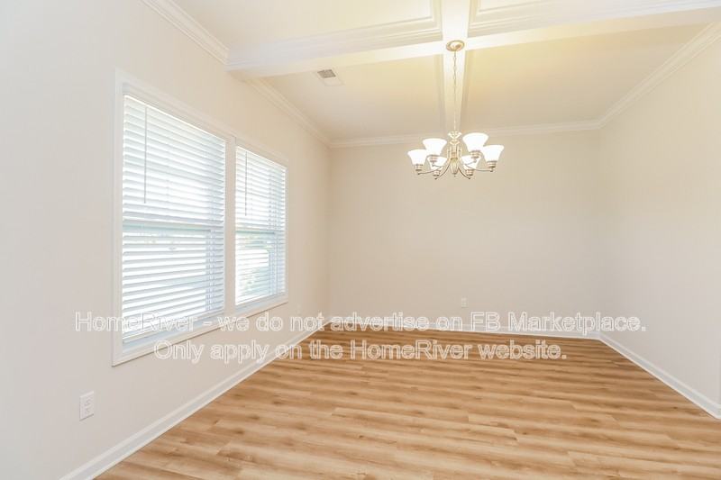 1340 Curlew Cir - Photo 3 of 21
