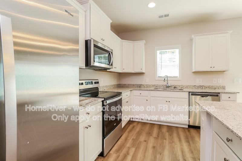 1340 Curlew Cir - Photo 4 of 21