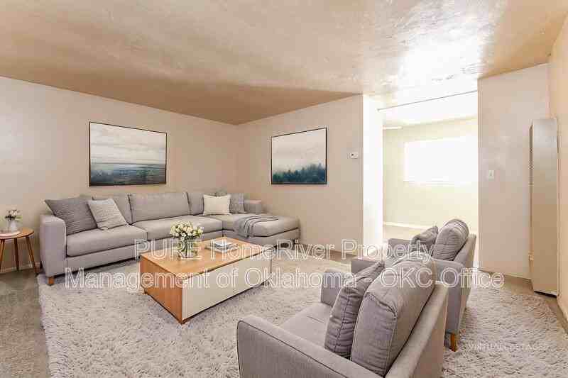 3906 S Hudson Ave - Photo 3 of 19