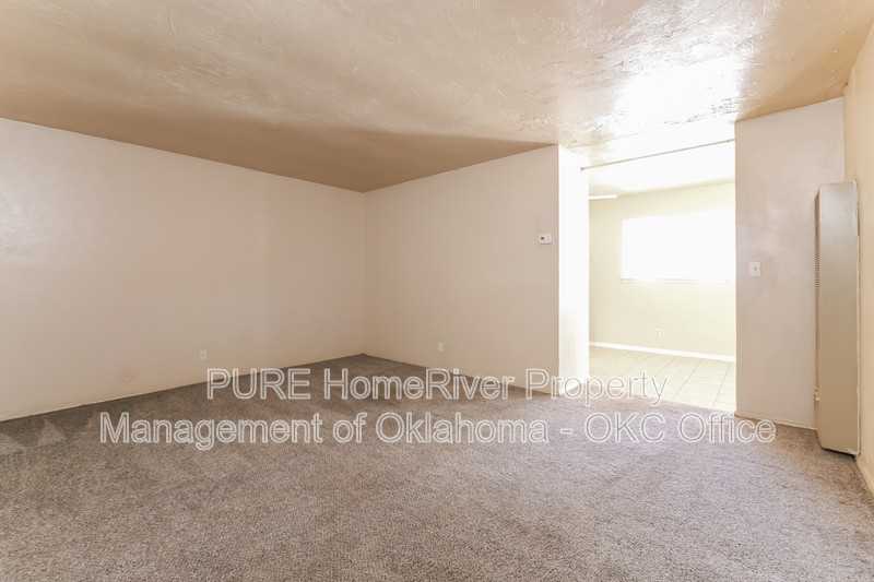 3906 S Hudson Ave - Photo 4 of 19