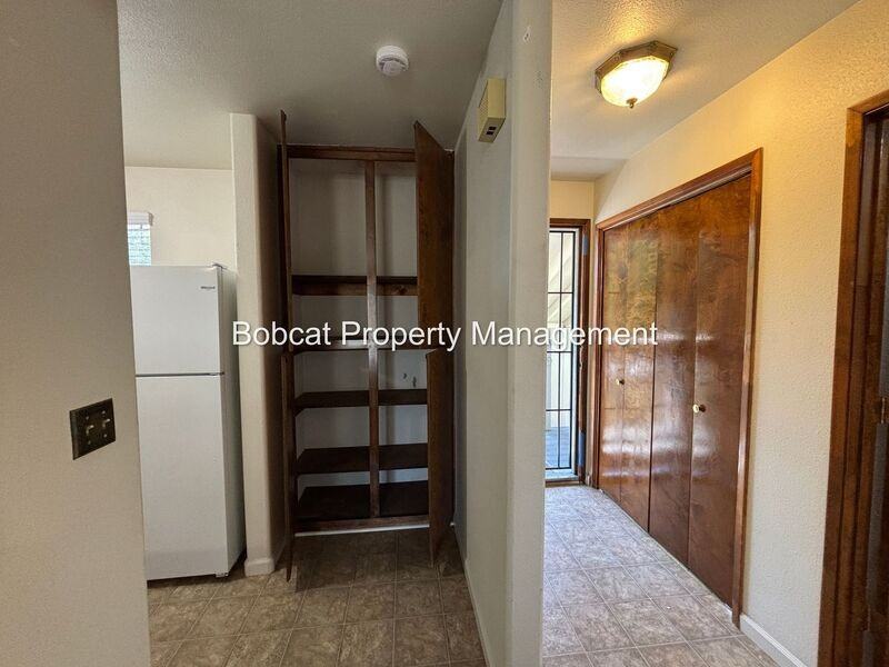 1516 South Ct #E - Photo 3 of 28
