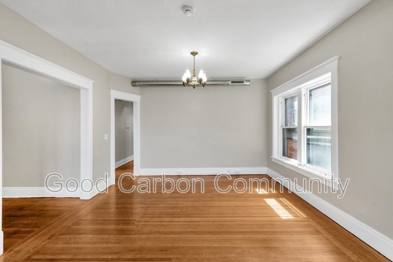 79 Saranac Ave - Photo 4 of 20