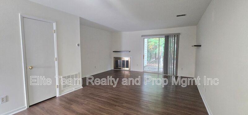 3109 Heathstead Pl - Photo 6 of 15