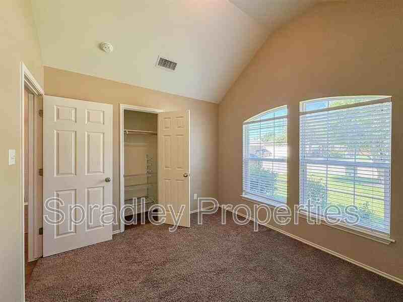 1113 Branchwood Way - Photo 4 of 25
