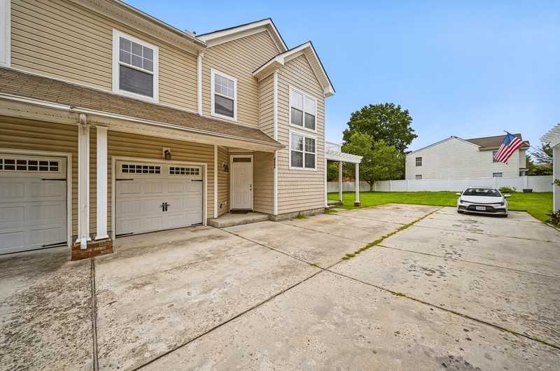 422 Fountain Dr - Photo 2 of 35