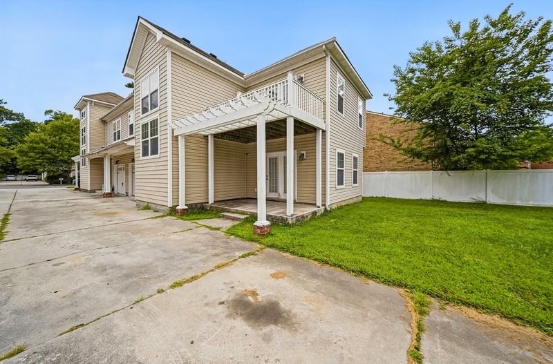 422 Fountain Dr - Photo 3 of 35