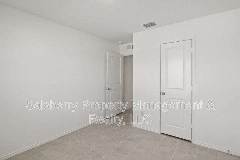 11807 Marcellus Way - Photo 5 of 29
