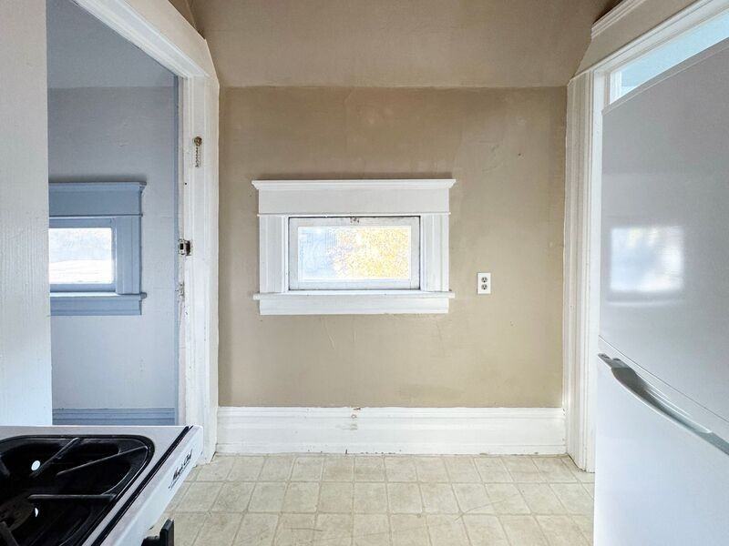 527 Monroe St #5 - Photo 5 of 11