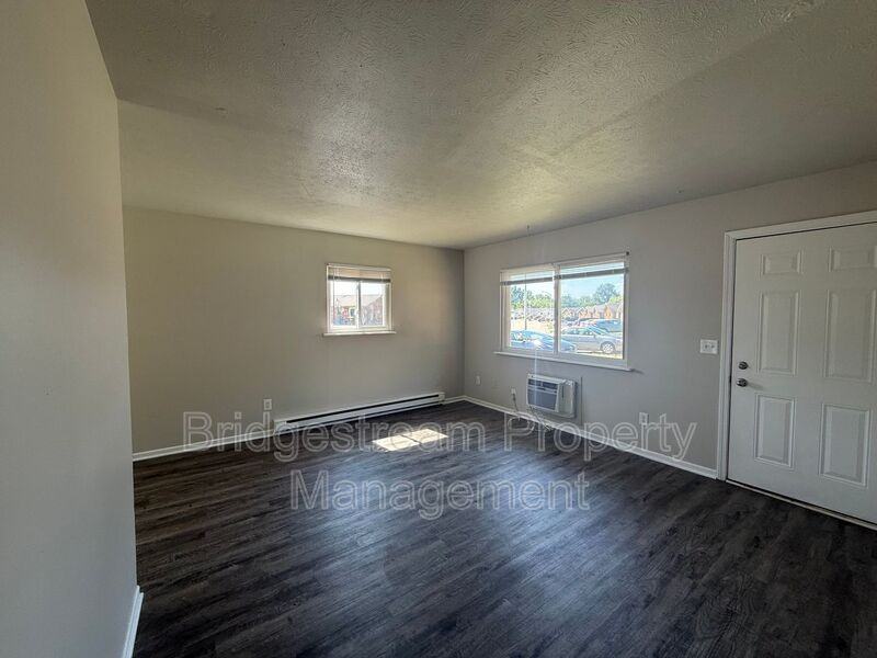 4650 Waynedale Cir - Photo 2 of 5