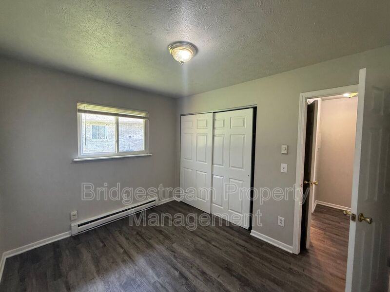 4650 Waynedale Cir - Photo 3 of 5