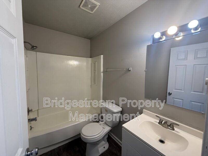 4650 Waynedale Cir - Photo 5 of 5