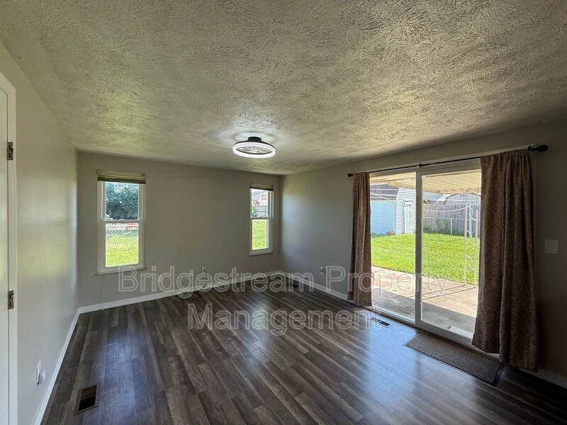 7218 Old Troy Pike - Photo 4 of 12