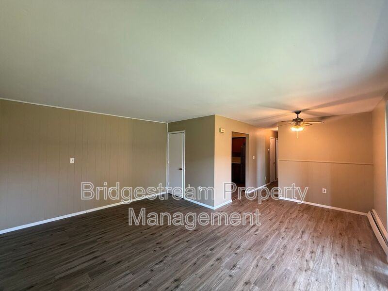 401 Elder Dr #2 - Photo 3 of 9