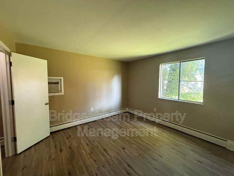 401 Elder Dr #2 - Photo 7 of 9