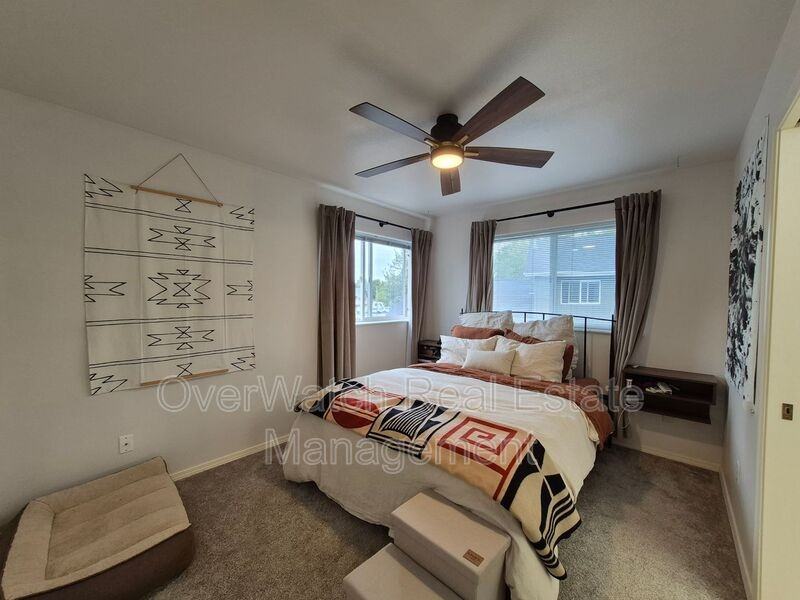 3926 Lakehurst Cir #1 - Photo 3 of 19