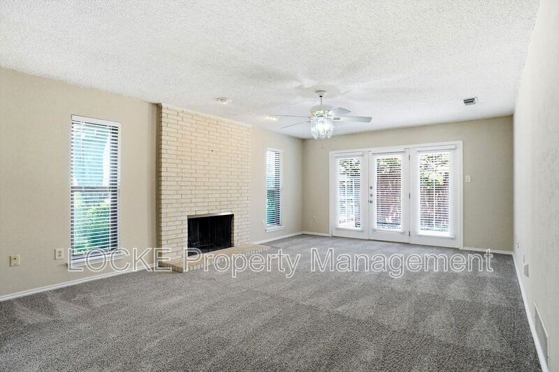 4917 Ledgestone Dr - Photo 2 of 17