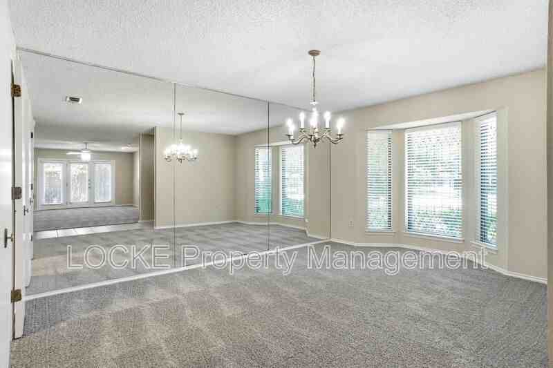 4917 Ledgestone Dr - Photo 4 of 17