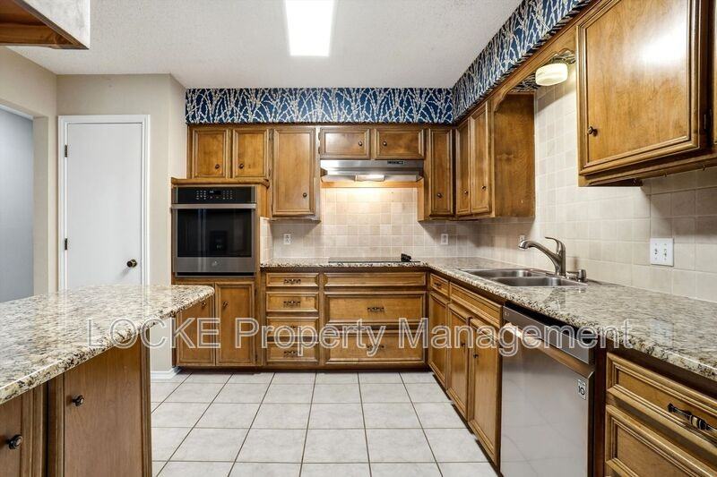 4917 Ledgestone Dr - Photo 7 of 17