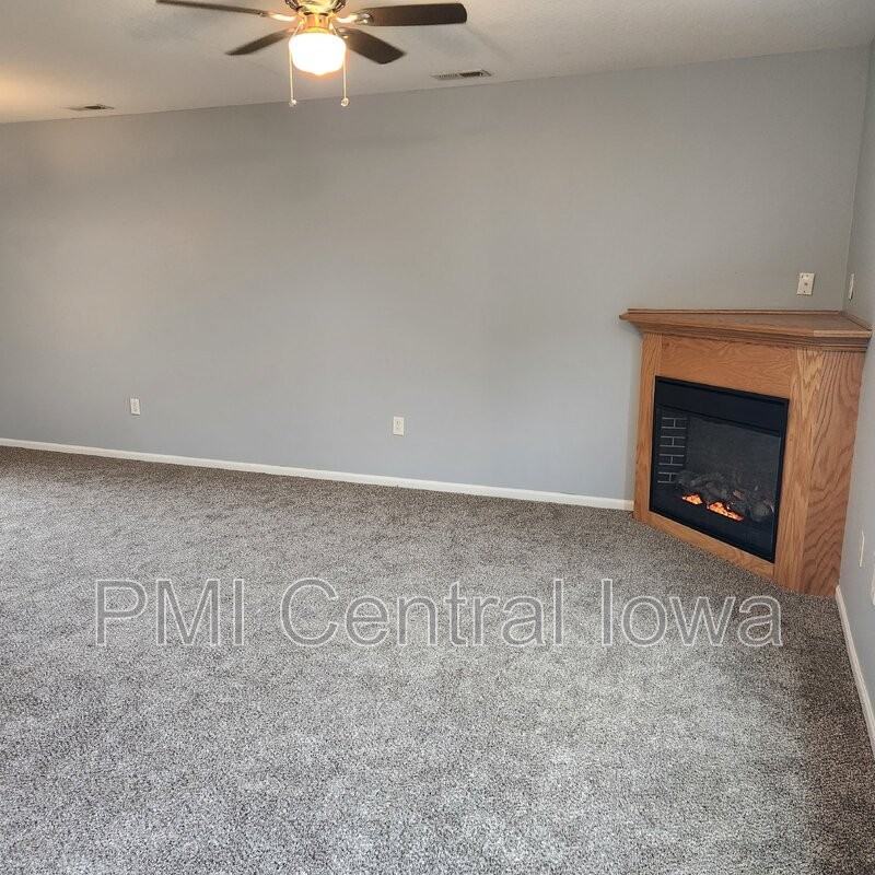 305 Ne Kingwood - Photo 4 of 15