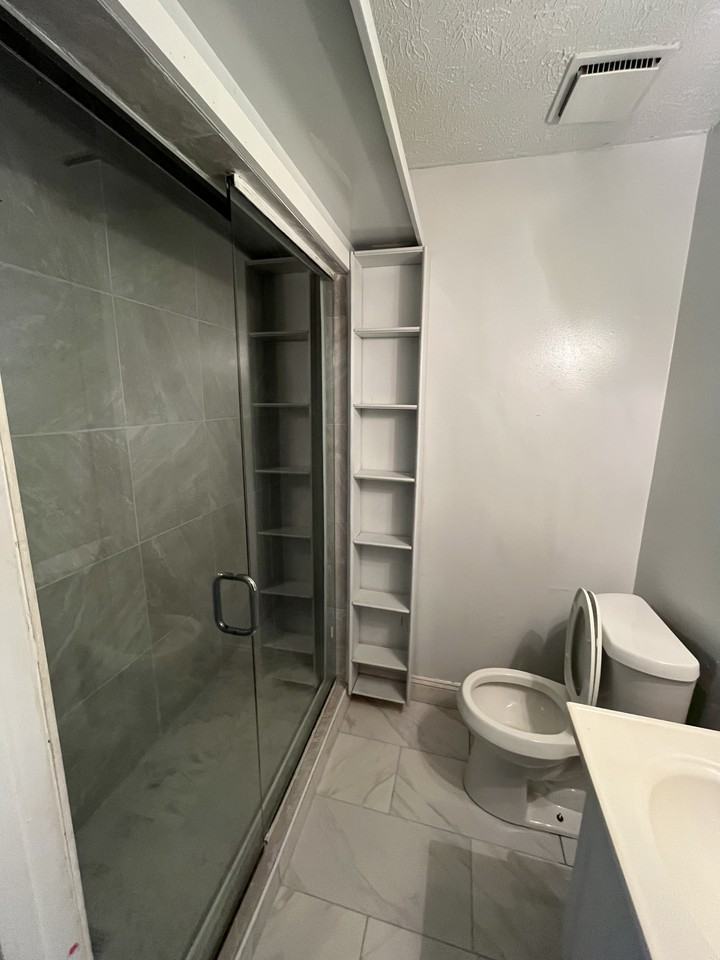 1074 Sparrow Ct - Photo 5 of 9